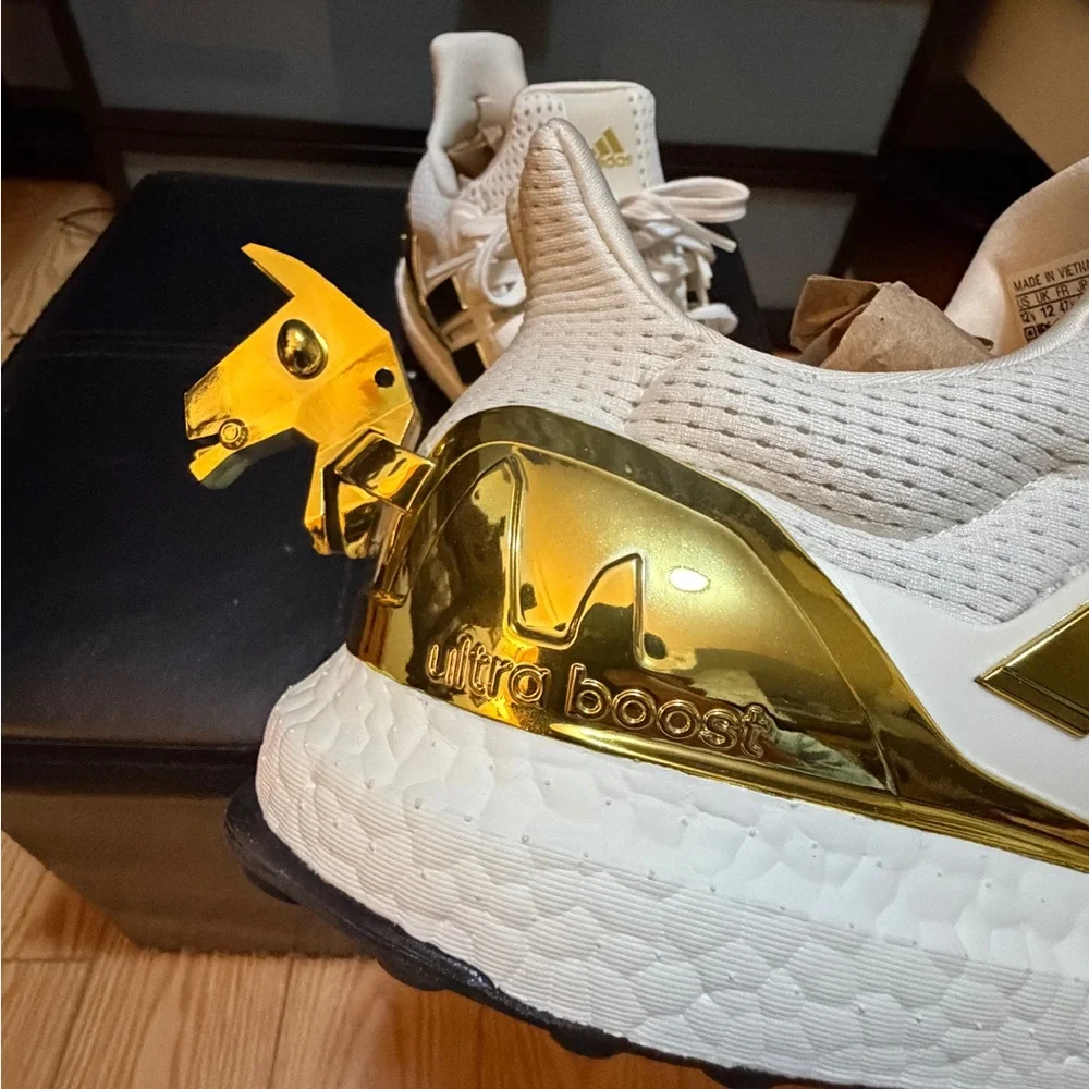 Adidas Ultra Boost White with Gold Highlights - Picture 3 of 7